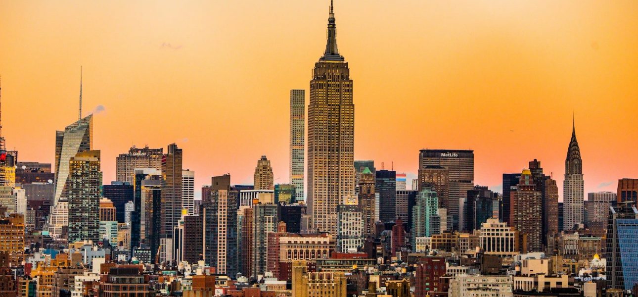 The Manhattan skyline, direct lending versus private credit funds