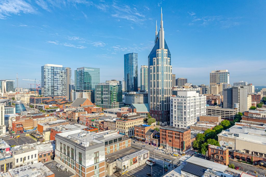 Downtown Nashville, Tennessee skyline, a growing multifamily bridge loan market
