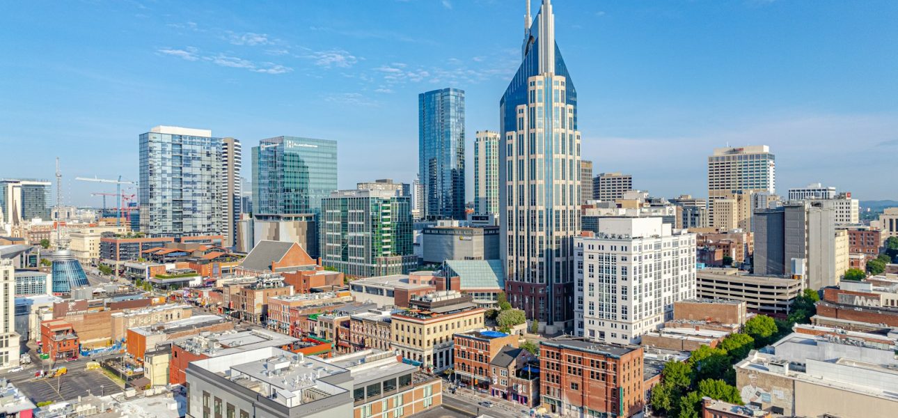 Downtown Nashville, Tennessee skyline, a growing multifamily bridge loan market