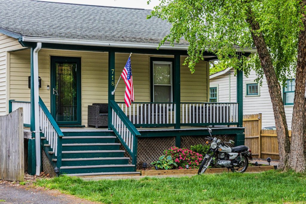 Single-family house with front porch in Virginia